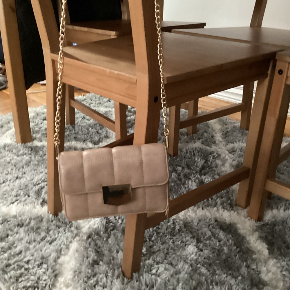Elegant Tan Quilted Shoulder Bag